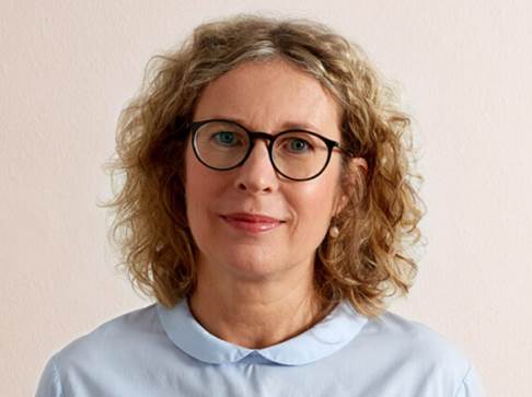 Dr. Claudia Wagner