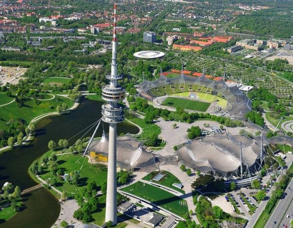 Der Olympiaturm bietet einen Panoramablick auf die Alpen