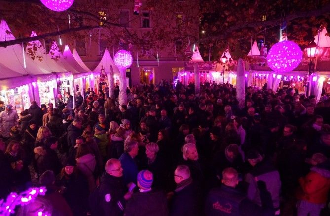 Pink Christmas im Glockenbachviertel