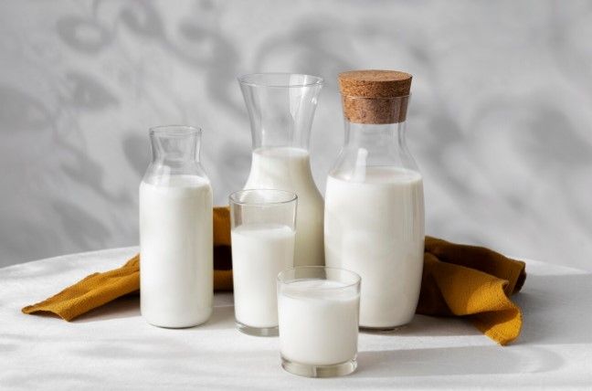 Frische Milch und Sahne von bayerischen Bauernhöfen